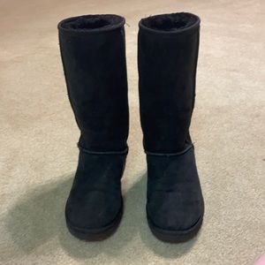 COPY - Black UGG’s